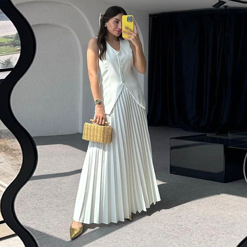 Back view two-piece pleated outfit